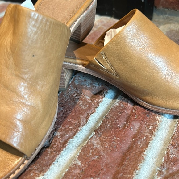 Frye leather sandals, size 9.5, camel color, gently worn once! - Picture 3 of 14